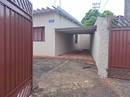 Casa À Venda Com 3 Quartos (1 Suíte) Ampla, Arejada E Pronta Para Morar No Centro De Boituva!