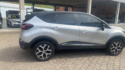 Captur Intense 1.6 Automática