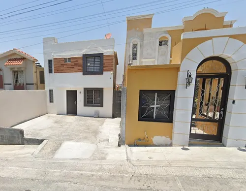 ¡¡¡ Bonita Casa , A Un Súper Precio !!!