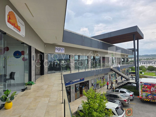 Local Comercial En Renta En Epic Center Zakia, Con Medio Baño