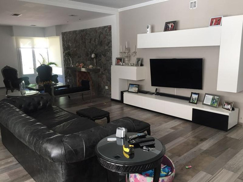 Imagen 3 de 13 de Casa - Barrio Parque Leloir
