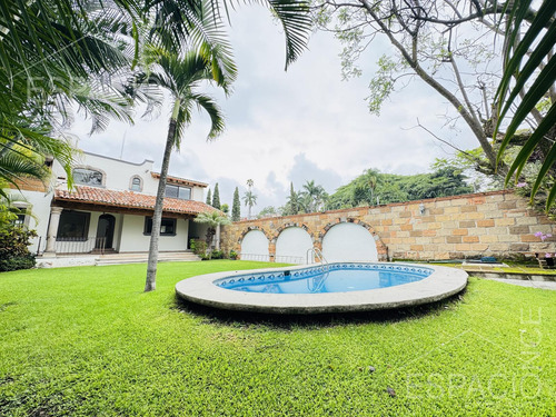 Casa En Fraccionamiento Lomas De Atzingo