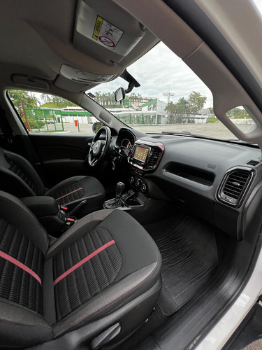 Fiat Toro 1.8 16v Freedom Flex 4x2 Aut. 4p