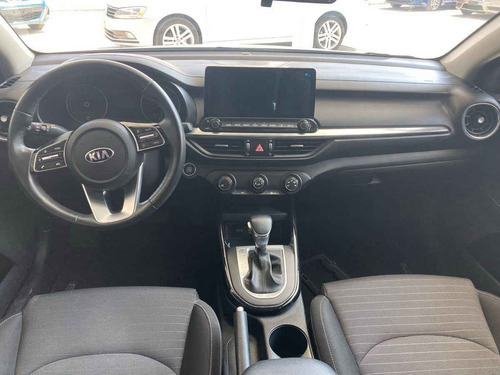 Imagen 10 de 15 de Kia Forte Sedan 2021 4p Ex L4/2.0 Aut