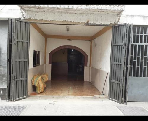 Imagen 5 de 12 de Local A Remodelar, A Pie De Calle, En Esquina El Conde A Piñango, Proximo A Av. Baralt, Urdaneta Y Universidad.