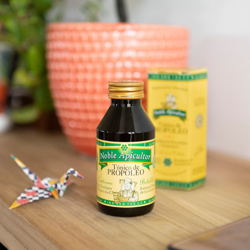 Imagen 1 de 1 de Propóleo Tónico Con Miel Y Eucalipto 125 Ml Noble Apicultor