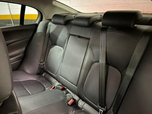 Imagem 22 de 24 de Jaguar Xe Pure