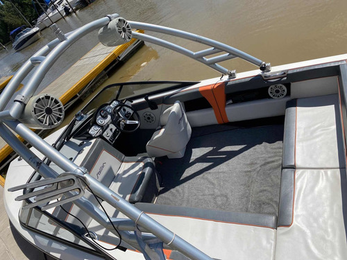 Imagen 9 de 15 de Lancha Wakeboard Stallion Motor Ford Pata Volvo Mastercraft