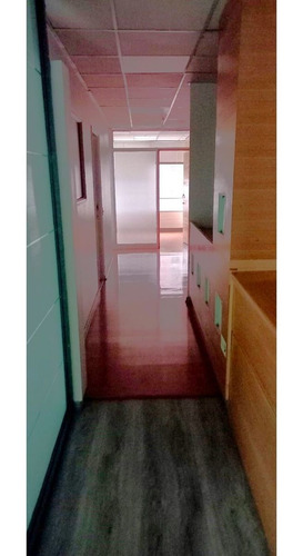 Imagen 9 de 30 de Arriendo Oficina De 681,81 M2, Metro Pedro De Valdivia
