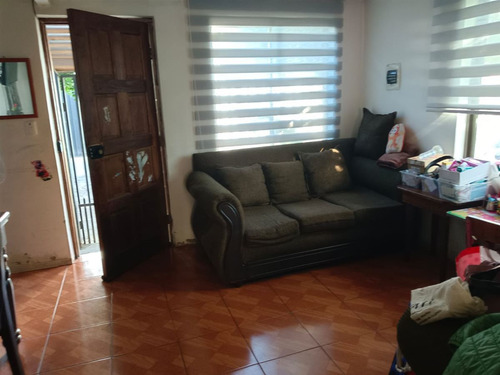 Casa En Venta De 4 Dorm. En San Carlos