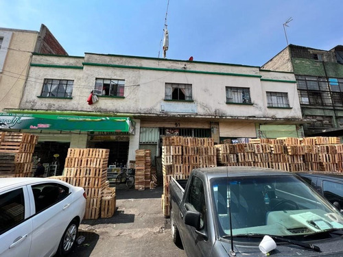 Locales Comerciales Y Bodegas En La Merced Centro