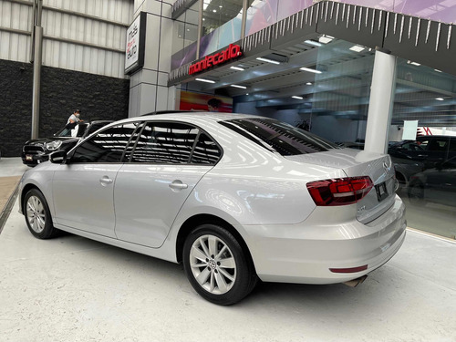 Imagen 5 de 12 de Volkswagen Jetta 2016 2.5 Comfortline At
