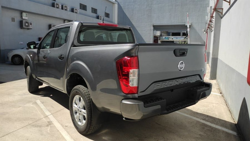 Imagen 3 de 8 de Nissan Frontier Se 2.5 2022 0km