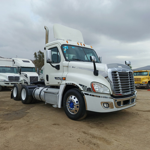 Camion Importado Para Placas Federales Especial Para Volteo