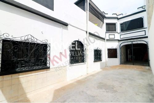 Casa De Los Cisnes En Venta En Aquiles Serdán A Una Cuadra De La Playa.