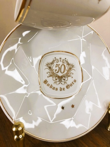 Imagem 3 de 5 de Enfeite Xicara Cafezinho Suporte Bodas D Ouro 50 Anos 24,5cm