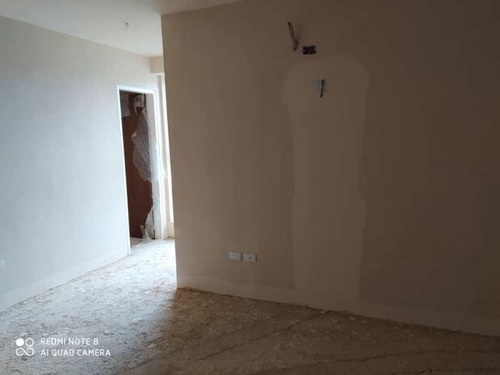 Imagen 8 de 30 de Gabriel Rivas Vende Apartamento En Res. Iceberg Mañongo Cod: Foa-1609