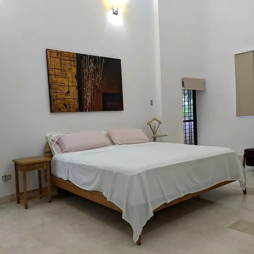 Imagen 12 de 19 de Rosaura Cortez Vende Town House Tipo Villa En Urb Las Chimeneas Res. Aragon