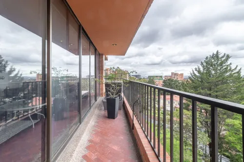 Apartamento En Venta En Los Rosales. Cod V9537