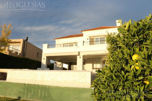 Imagen 20 de 30 de Tour 360º - Casa Al Lago En Venta O Alquiler - Barrio Los Lagos, Nordelta