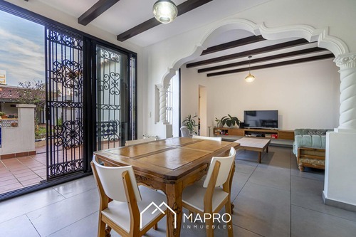 Increible Casa De Estilo Colonial Refaccionada En Devoto