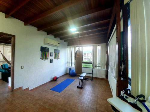 Imagen 20 de 23 de Vendo Ph 525mts2 4h+s/5b+s/4pe Colinas De Valle Arriba 6623