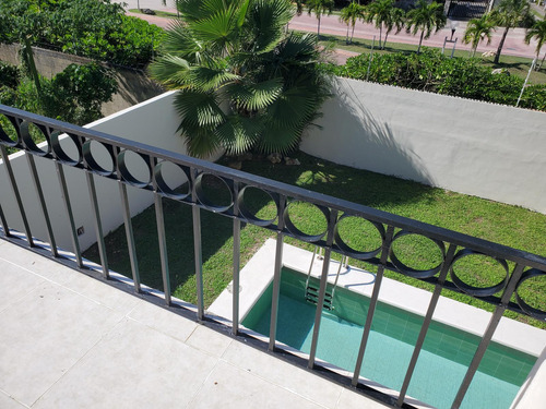 Casa En Venta En Playa Del Carmen 3 Recamaras Con Alberca Privada