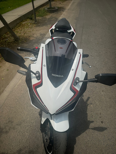 Vendo Mi Cbr 400 R Honda Del Año 2021 En Buenas Condiciones
