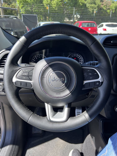Jeep Renegade 1.8 Flex Aut. 5p