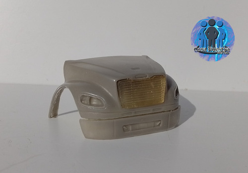 Freightliner M2 Cofre De Fibra De Vidrio A Escala 1:32