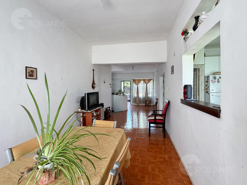 Venta Ph 4 Ambientes En Planta Baja Y Primer Piso En Villa Sarmiento