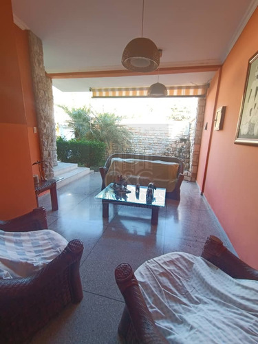Se Vende Bella Casa De Esquina Urb El Piñal El Limon
