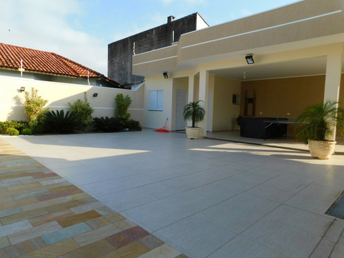 Imagem 7 de 14 de Casa Mobiliada C/ Piscina A Venda Na Praia De Peruíbe