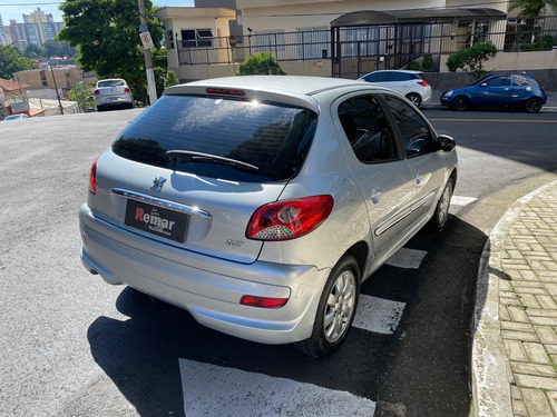 Imagem 8 de 10 de Peugeot 207 Hatch Xr Sport 1.4 8v (flex) 2012