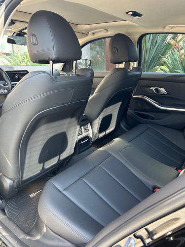 BMW Serie 3 3.0 330i Sedan Sport Line 252cv