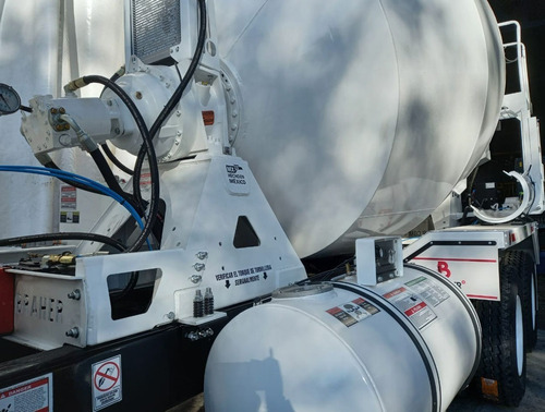 Imagen 6 de 10 de Trompo Revolvedor Kenworth 2011 Con Olla Nueva 8m3 Mixer