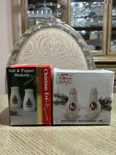 Salero Y Pimentero De Porcelana Navideños (Usado)