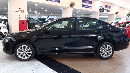 Imagem 6 de 15 de Volkswagen Jetta 2.0 Comfortline 120cv 2014