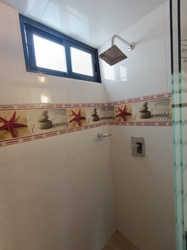 Casa 3 Recamaras Con Estudio, Cocina Integral, Acabados Lujo