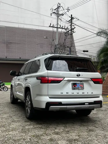 Toyota Sequoia 3.5 V6 Capstone