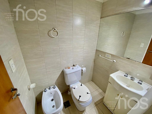 Venta-departamento - 2 Dormitorios-balcón-semipiso- Macrocentro