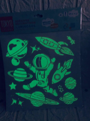 Kit Com 2 Cartelas De Adesivos Luminosos Espaço Astronauta Cor Néon