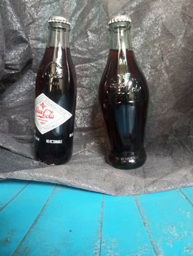 Botellas Colecciónables De Coca Cola 2 Piezas (Usado)