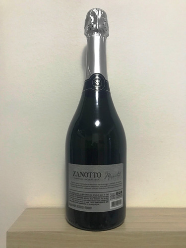 Vinho Moscatel Espumante Branco Zanotto 750ml