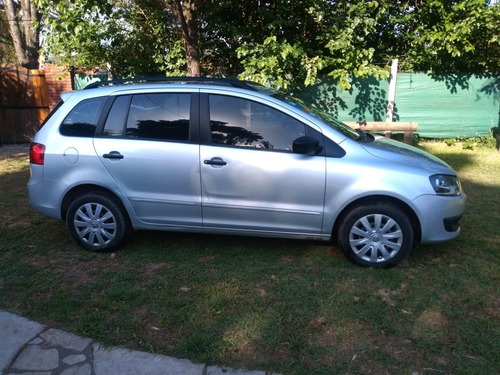 Volskwagen Suran Comfortline 1.6 2011