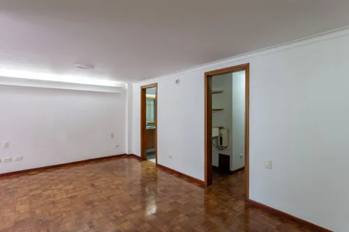 Apartamento En Venta En Conquistadores. Cod V21453