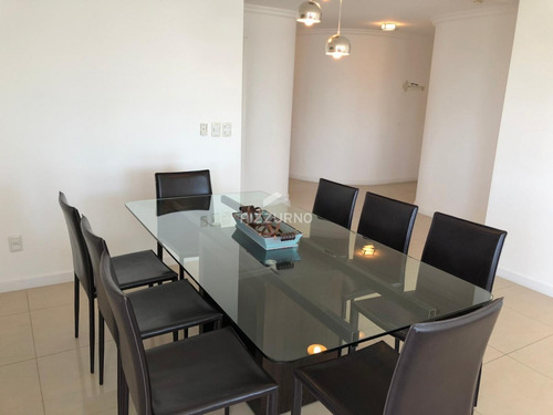 Departamento En Alquiler Zona Conrad- Ref: 193
