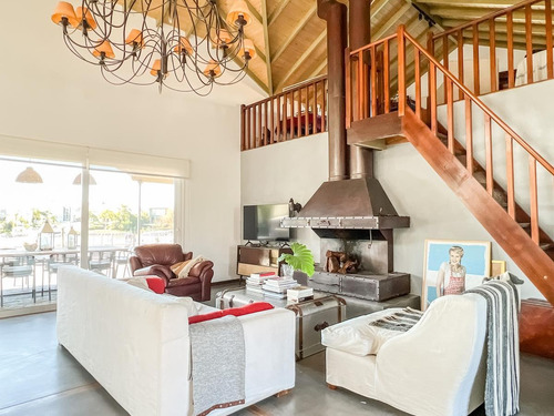 Imagen 4 de 30 de Casa A La Venta Al Río - Barrio San Isidro Labrador- Benavidez-tigre
