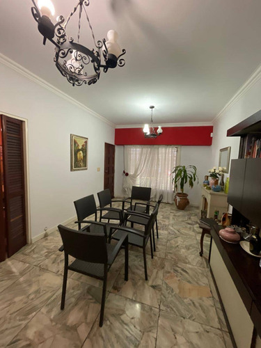 Venta Chalet 2 Dormitorios Castelar Con Cochera