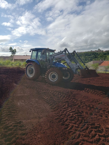Trator New Holland 2012/ Batatais Caminhões